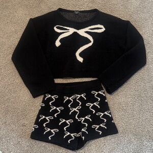 wild fable Black Crewneck Sweater & Bow-Print Shorts Set - Black/Cream